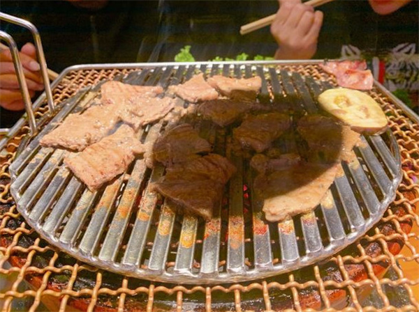 炉中火泥炉烤肉加盟